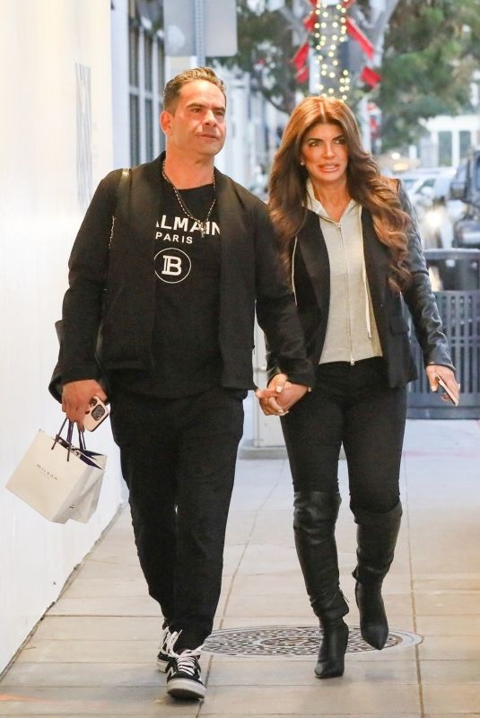 TERESA GIUDICE Out Shopping in Beverly Hills 11/18/2022