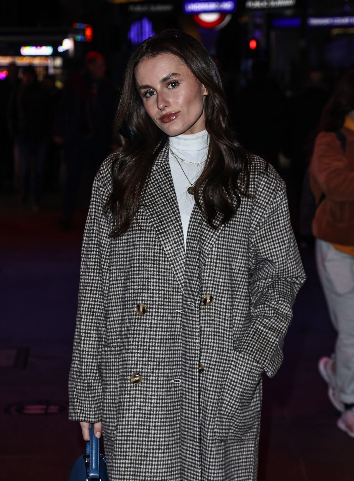AMBER DAVIES at Dominion Theatre in London 11/29/2022 – HawtCelebs
