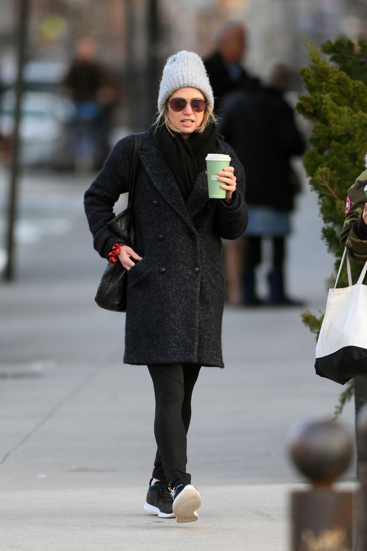 AMY ROBACH Out for Coffee with a Friend in New York 12/21/2022 – HawtCelebs