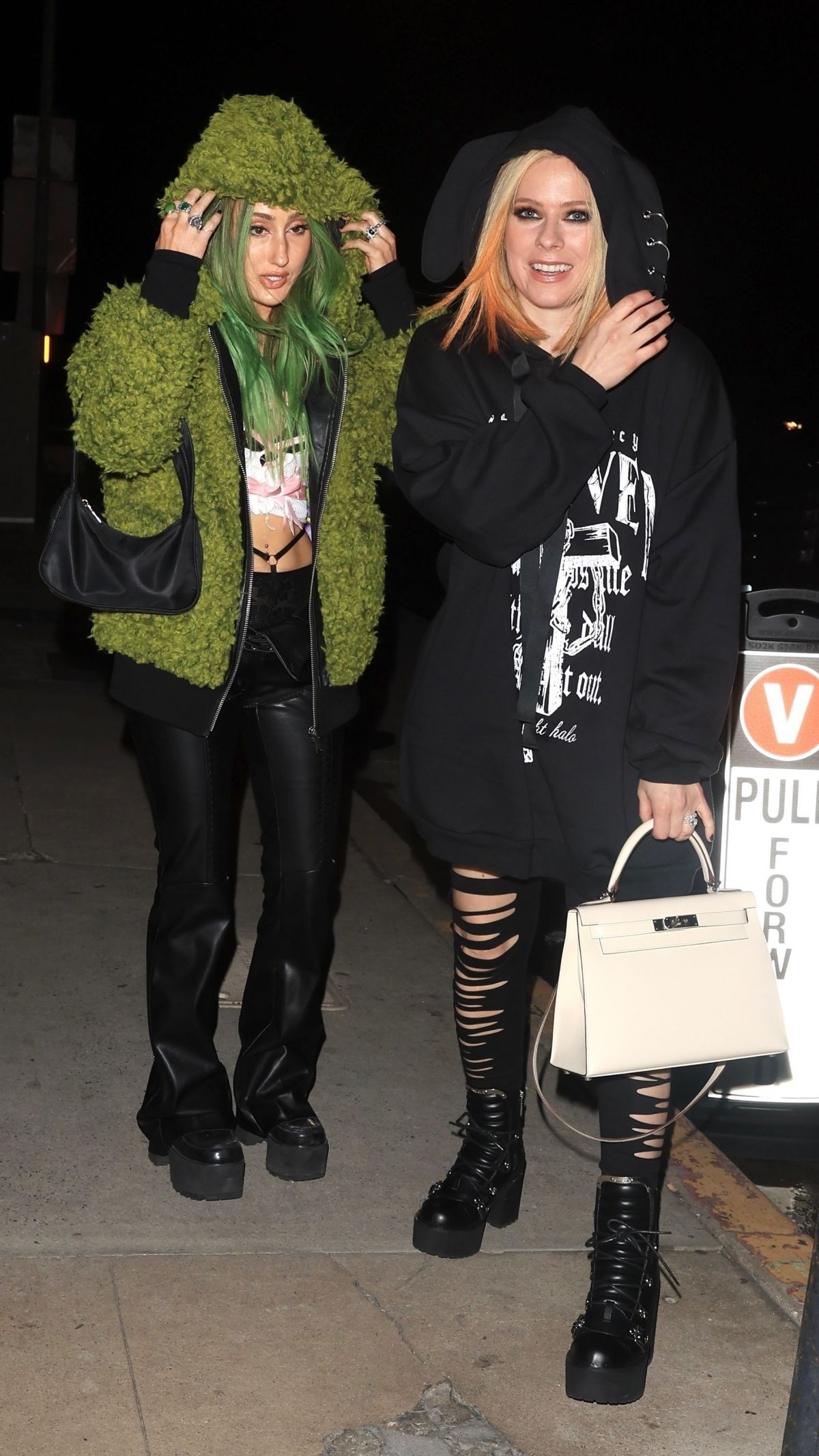 Avril Lavigne Out For Dinner With Friend At Giorgio Baldi In Santa Monica 12172022 Hawtcelebs 