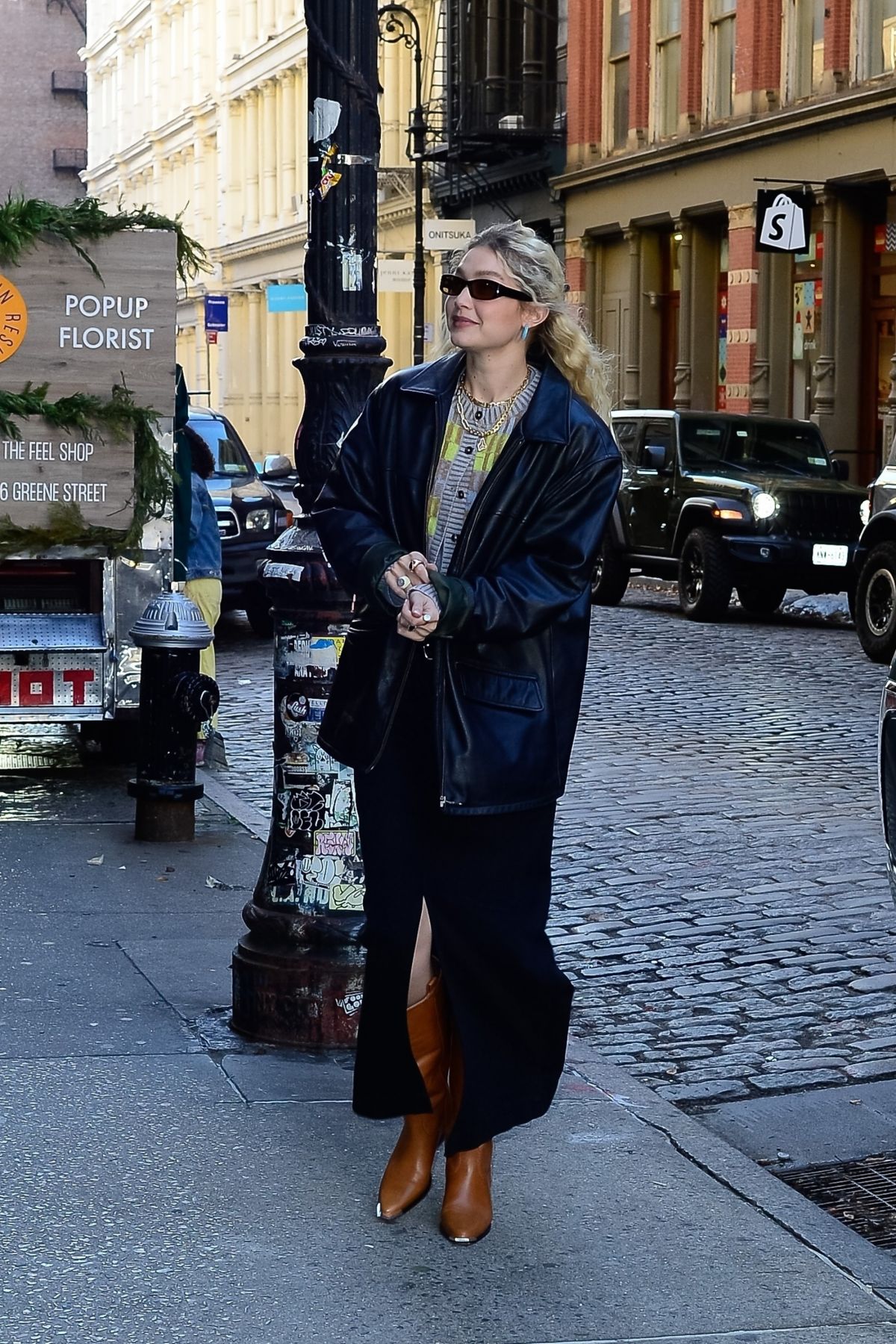 Gigi Hadid Arrives At Her Guest In Residence Official By Gigi Hadid Pop Up In New York 1209 2384