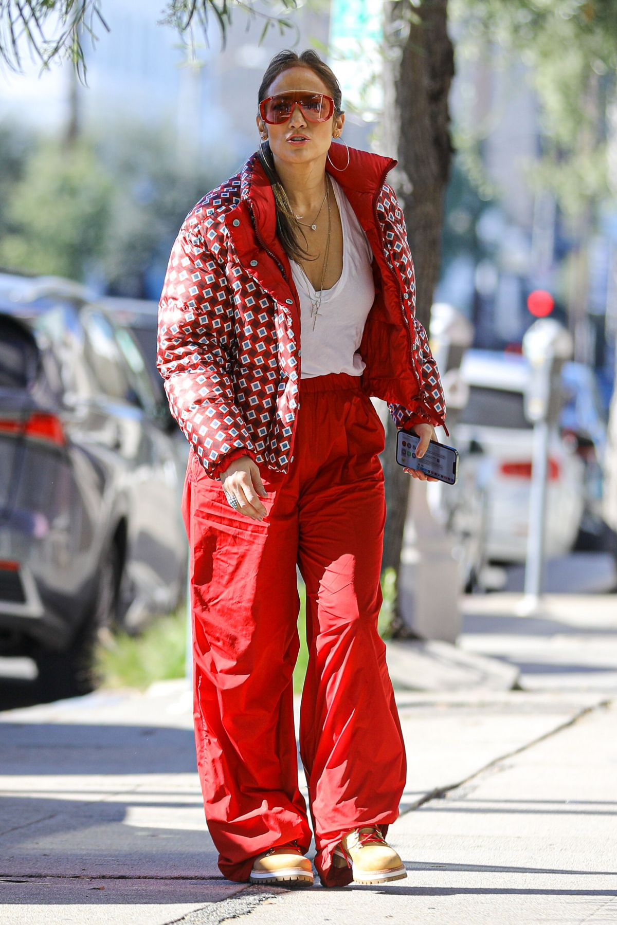 JENNIFER LOPEZ Out Shopping witrh Her Mom in Los Angeles 12/24/2022 ...