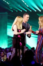 MCKENNA GRACE Presenting an Award at 2022 People