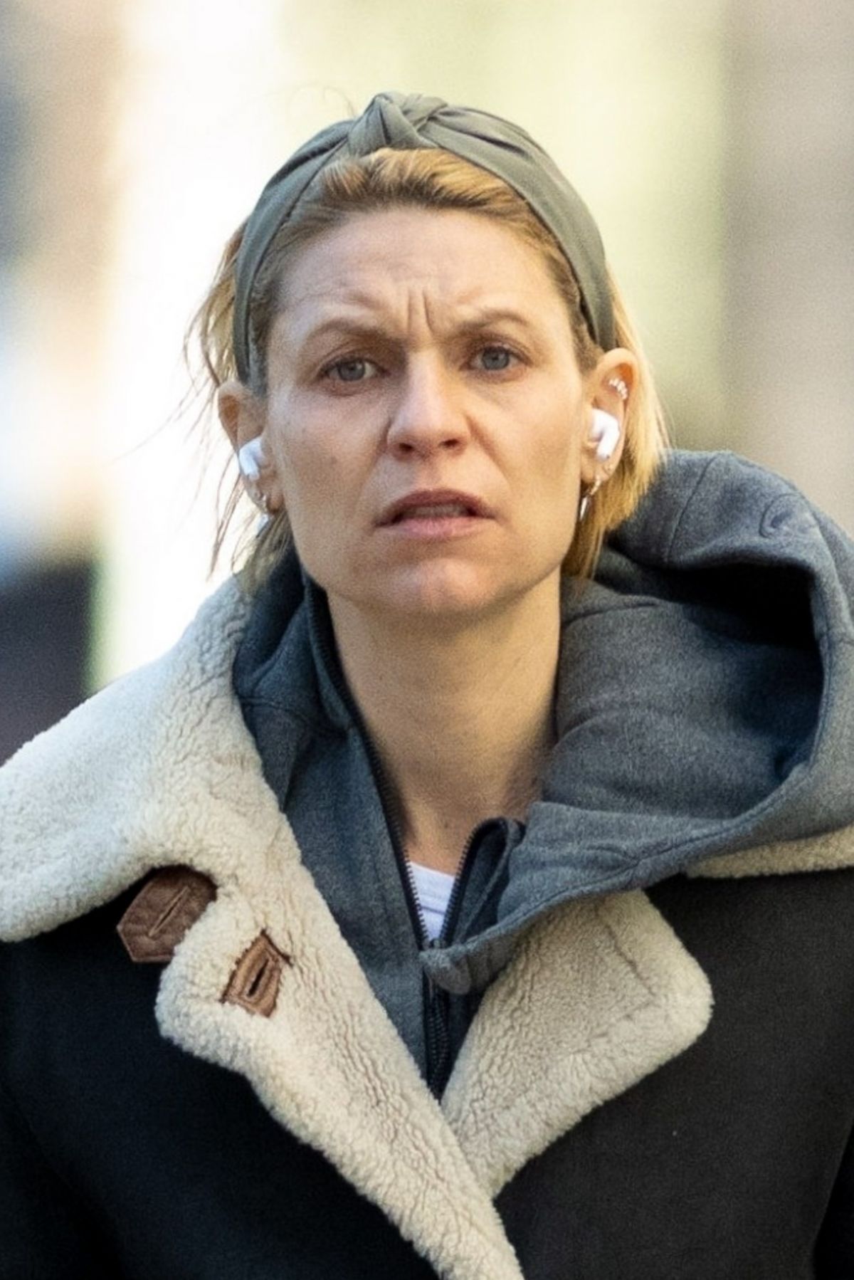 Claire Danes Out Makeup Free In New York 02 10 2023 4 