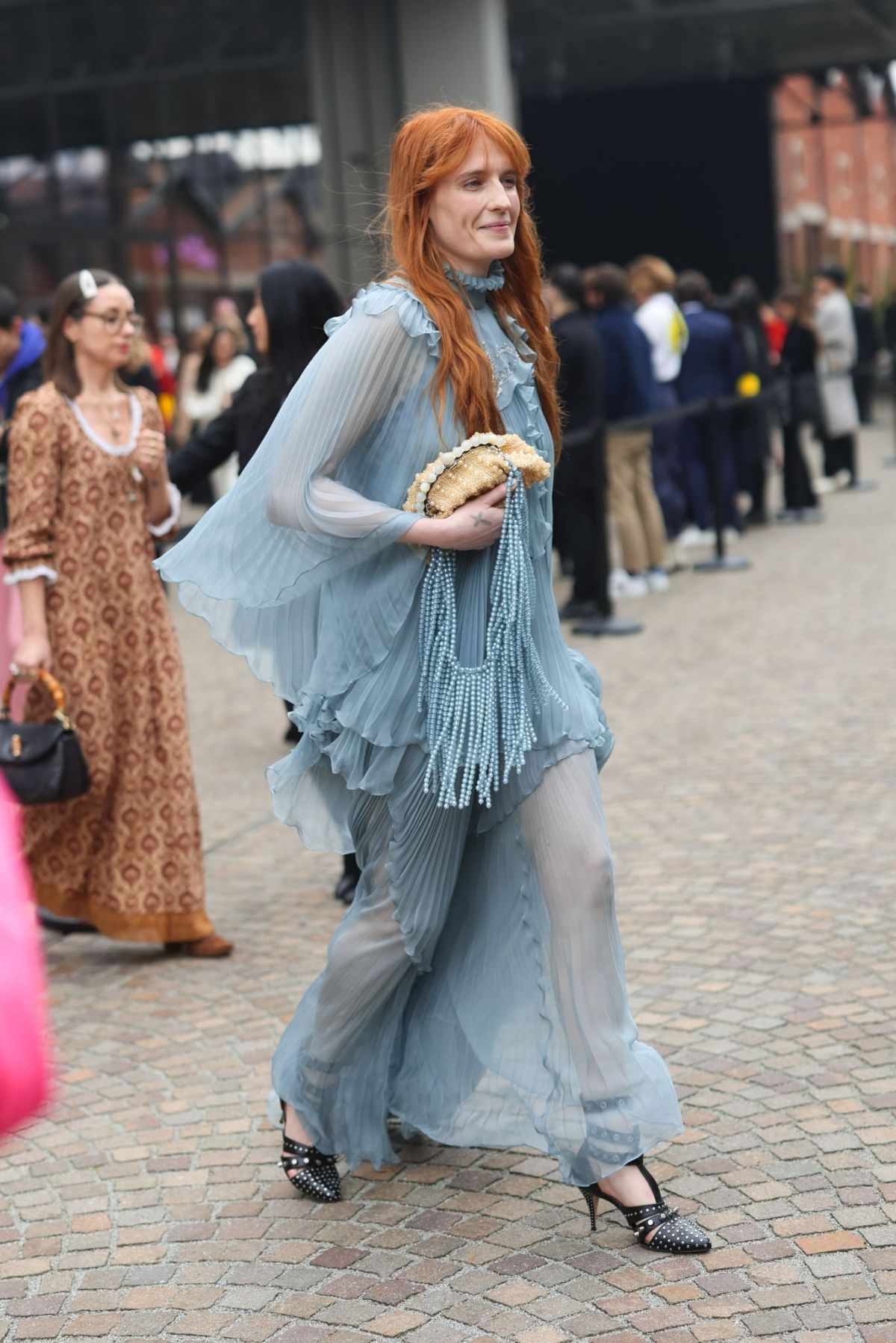 florence welch tour outfits