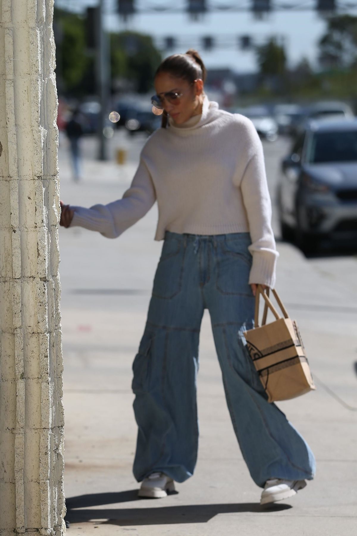 JENNIFER LOPEZ Arrives at Dance Rehearsal in West Hollywood 02/15/2023 ...
