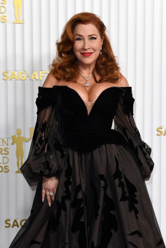 LISA ANN WALTER at 29th Annual Screen Actors Guild Awards in Century City 02/26/2023