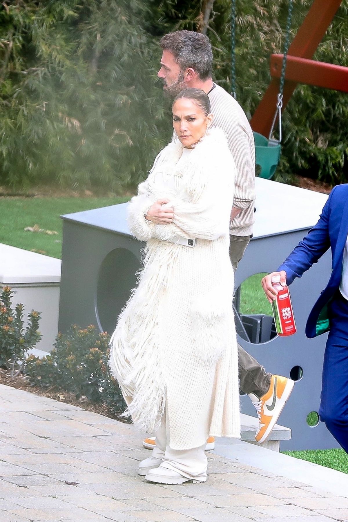 JENNIFER LOPEZ and Ben Affleck Check Out a House in Pacific Palisades