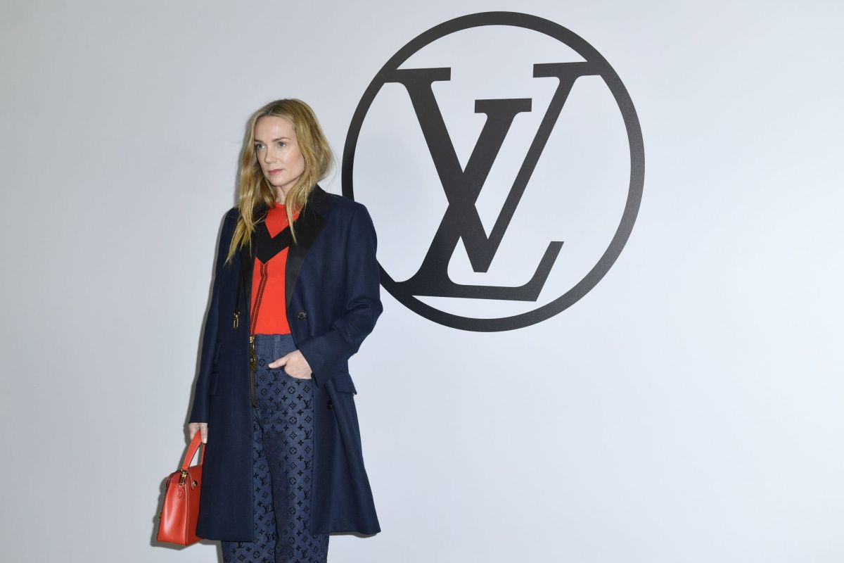 Inside Kerry Condon Getting Ready for Louis Vuitton [PHOTOS] – WWD