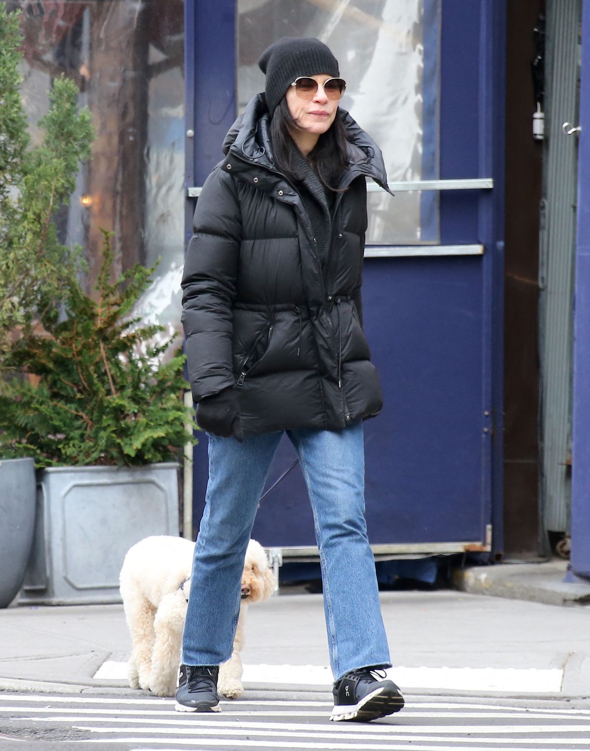 JULIANNA MARQUILES Out with Her Dog in New York 03/31/2023 – HawtCelebs