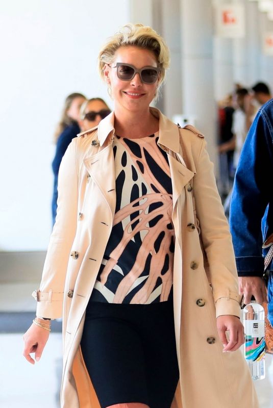 KATHERINE HEIGL Arrives at LAX Airport in Los Angeles 04/24/2023