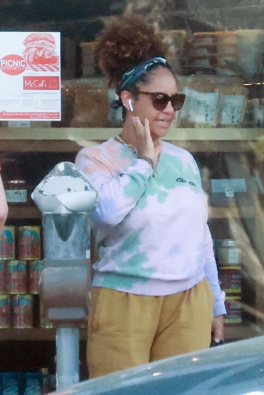 ARYN DRAKE-LEE Out for Grocery Shopping in Los Feliz 06/13/2023