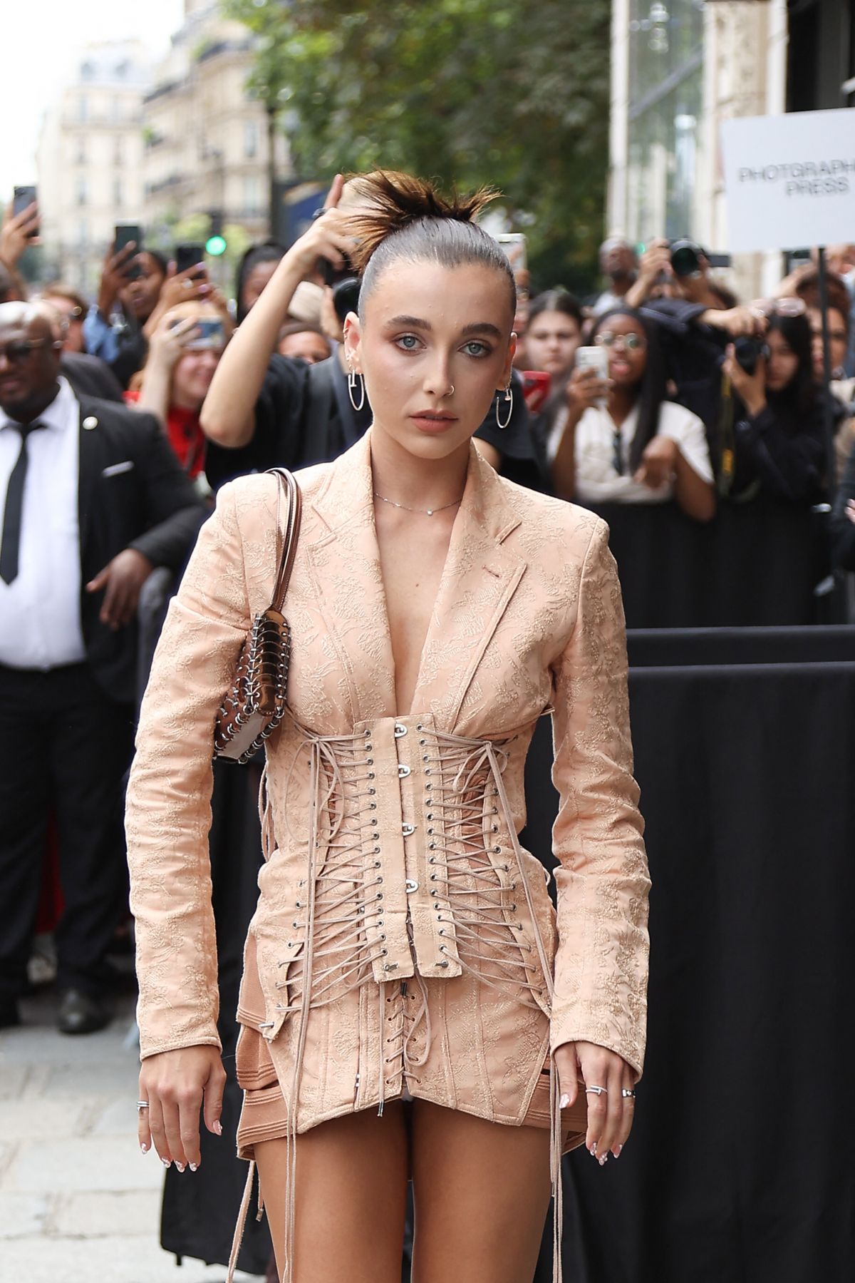 emma chamberlain looks amazing for jean paul gaultier haute couture  fall/winter 2023/2024 at paris fashion week today.