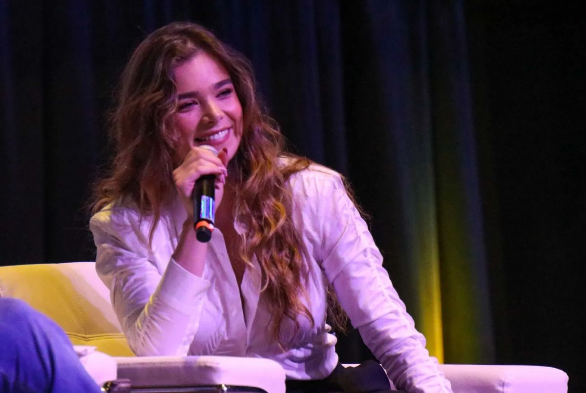 HAILEE STEINFELD at Q&A Panel at Superhero Comiccon in Austin 07/07