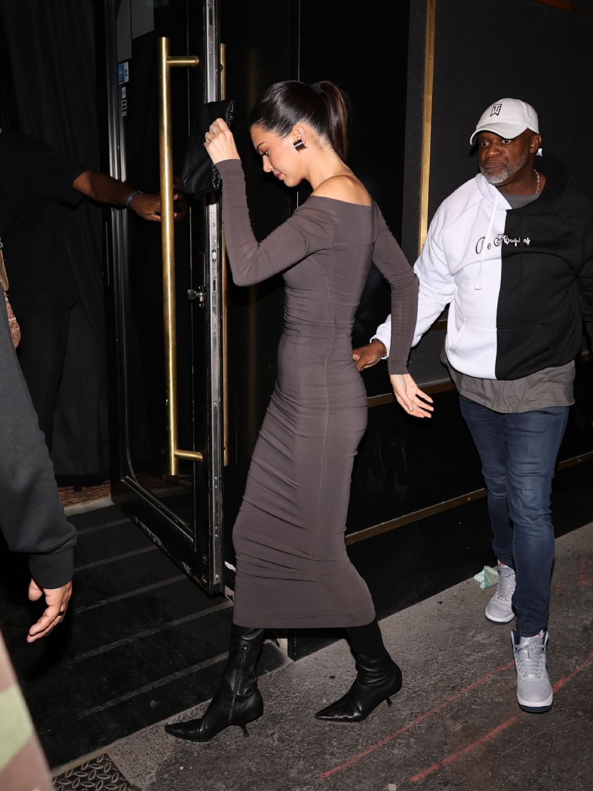 KENDALL JENNER Out in New York 10/09/2023 – HawtCelebs