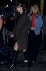 TAYLOR SWIFT, LAURA DERN, GRETA GERWIG and ZOE KRAVITZ Out for Dinner at Il Buco in New York 09/18/2023