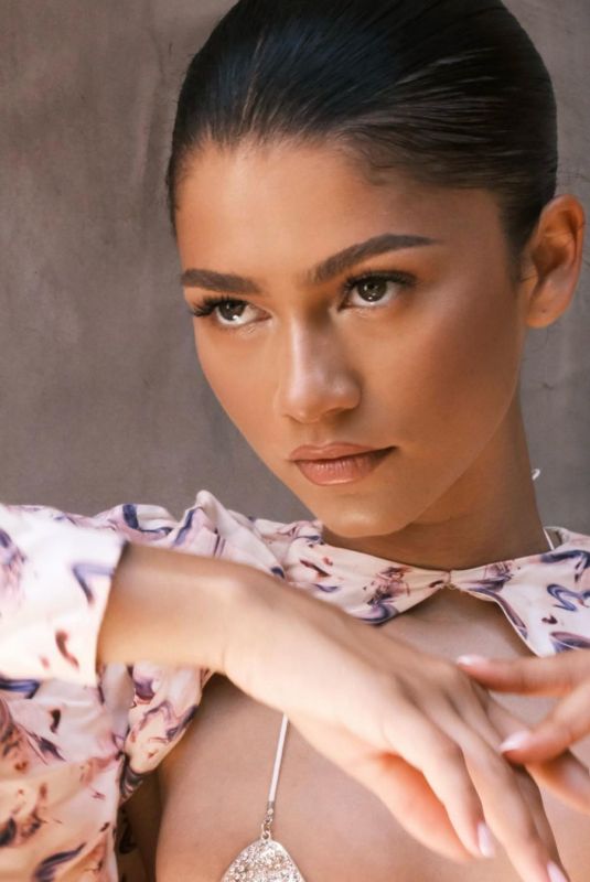 Zendaya Coleman At A Photoshoot September 2023 Hawtcelebs 8836