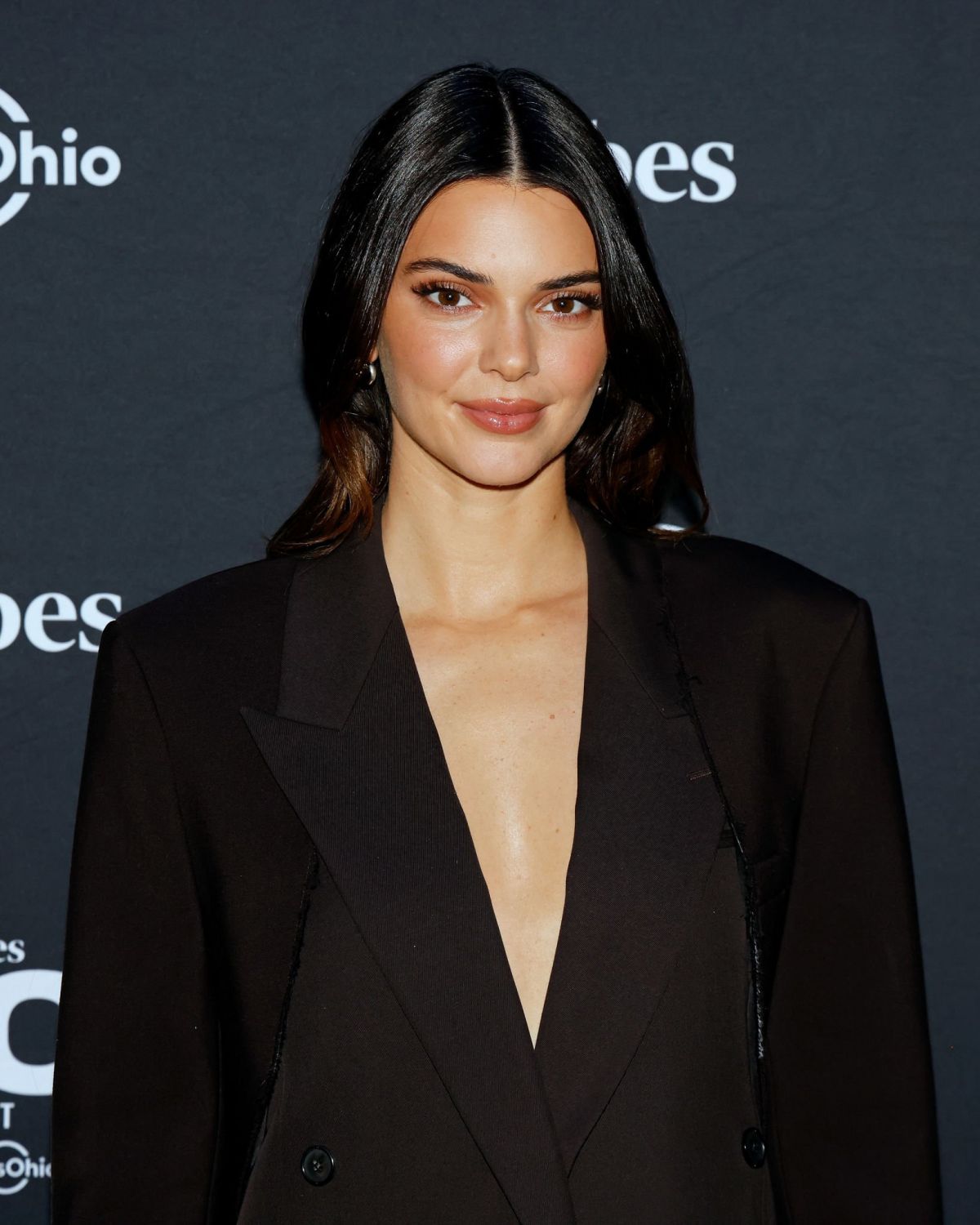 https://www.hawtcelebs.com/wp-content/uploads/2023/10/kendall-jenner-at-2023-forbes-30-under-30-summit-at-cleveland-public-auditorium-in-cleveland-10-09-2023-1.jpg