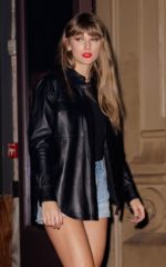 Jennifer Connelly – Louis Vuitton Fashion Show in Paris 10/05/2021 •  CelebMafia