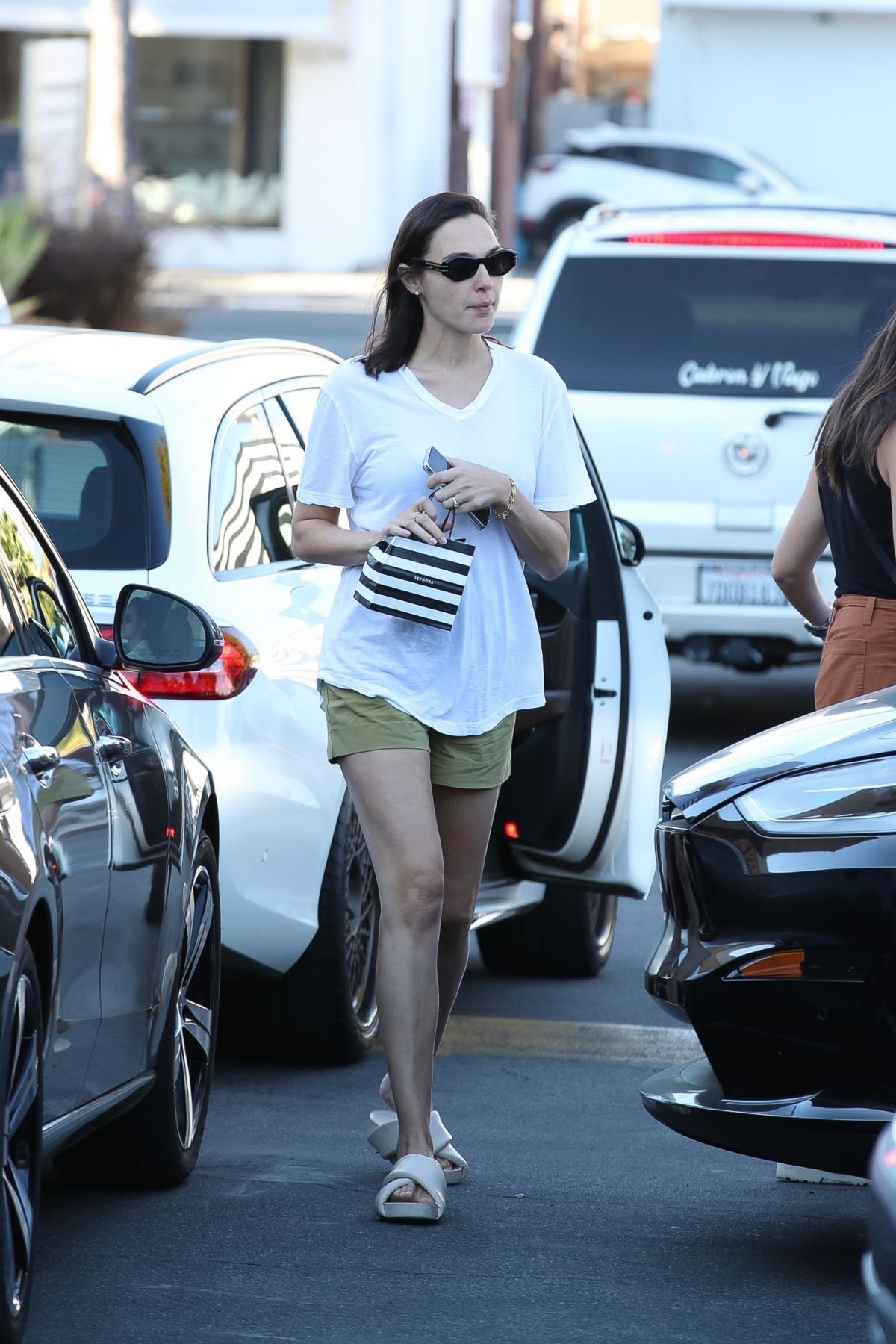 GAL GADOT Out Shopping in Los Angeles 11/05/2023 – HawtCelebs