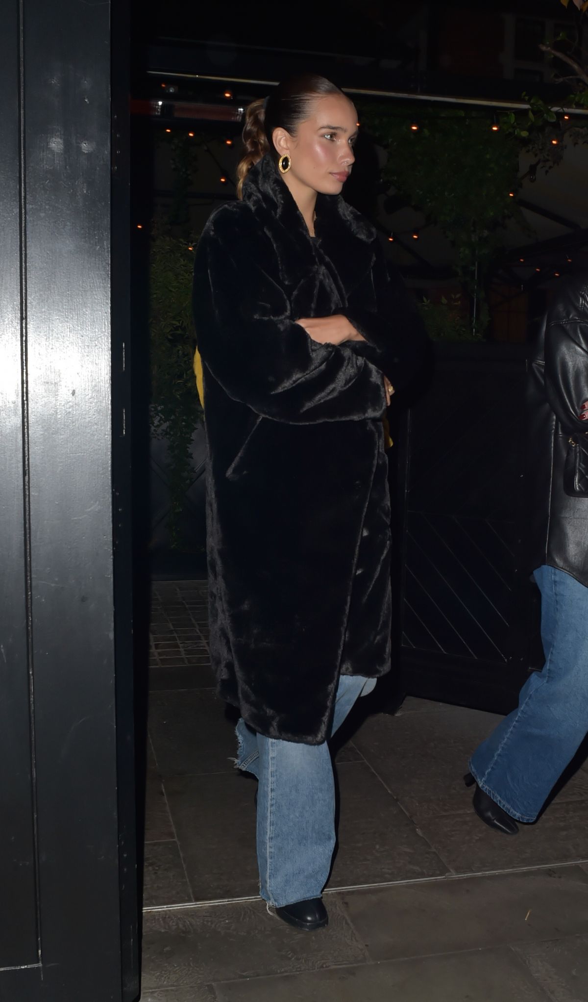 HANA CROSS Leaves Chiltern Firehouse in London 11/16/2023 – HawtCelebs