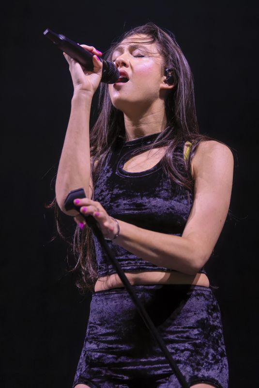 LEAH KATE Performs at AO Arena Manchester 11/26/2023