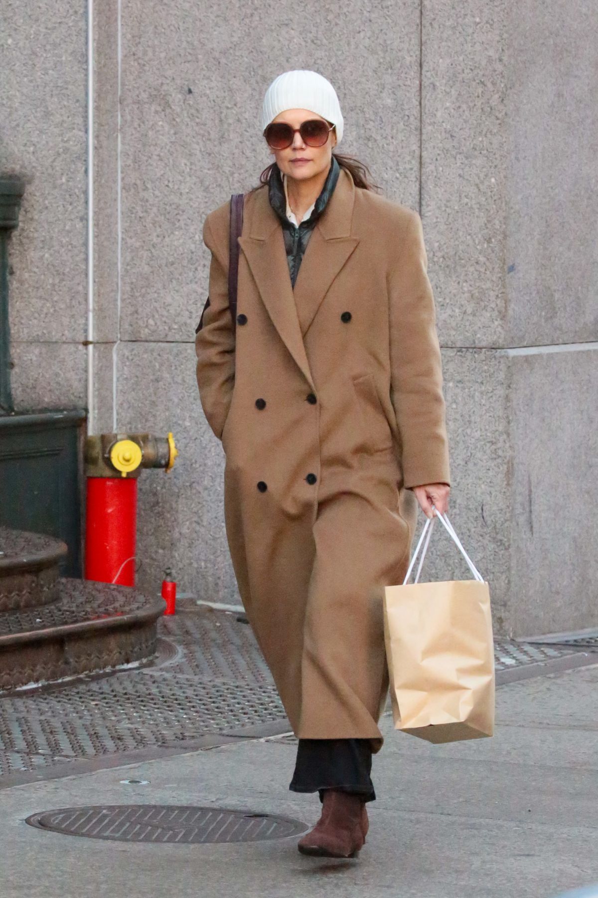 Katie Holmes Out And About In New York 01 05 2024 1 