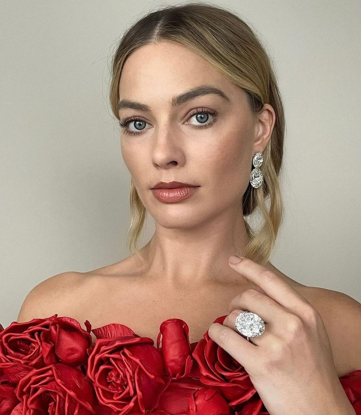 MARGOT ROBBIE Critics Choice Awards Photoshoot, January 2024 HawtCelebs