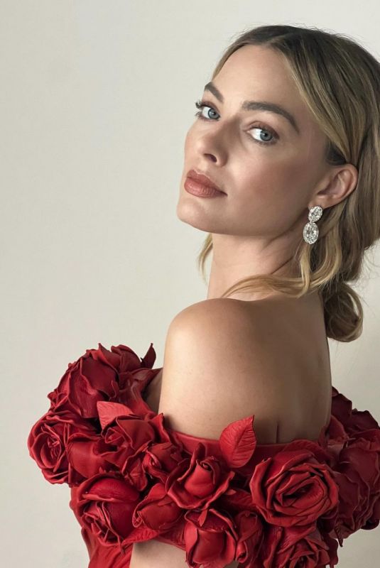 MARGOT ROBBIE Critics Choice Awards Photoshoot, January 2024 HawtCelebs