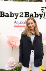 LESLIE MANN at Baby2Baby Mother