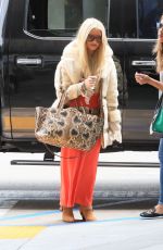 JESSICA SIMPSON Arrives at LAX Airport in Los Angeles 05/29/2024
