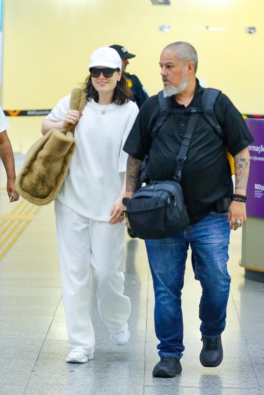 JESSIE J Arrives at Galeao Airport 05/01/2024