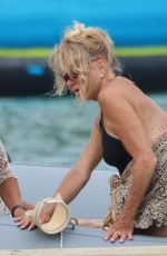 GOLDIE HAWN and Kurt Russell on a Speedboat in Greece 06/15/2024