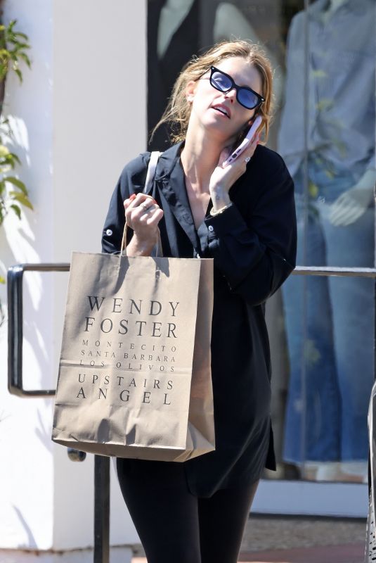 KATHERINE SCHWARZENEGGER Out Shopping at Wendy Foster in Santa Barbara 07/01/2024
